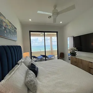 Apartment Luxury Ocean Front Seadreams 2 With 7 Mile Views